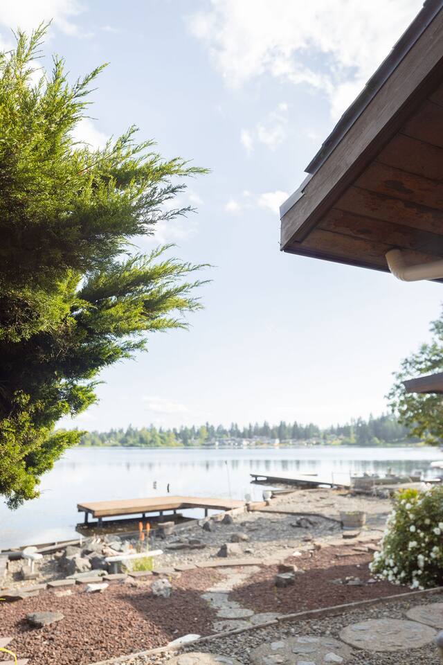 Silver Lake House in Everett, WA