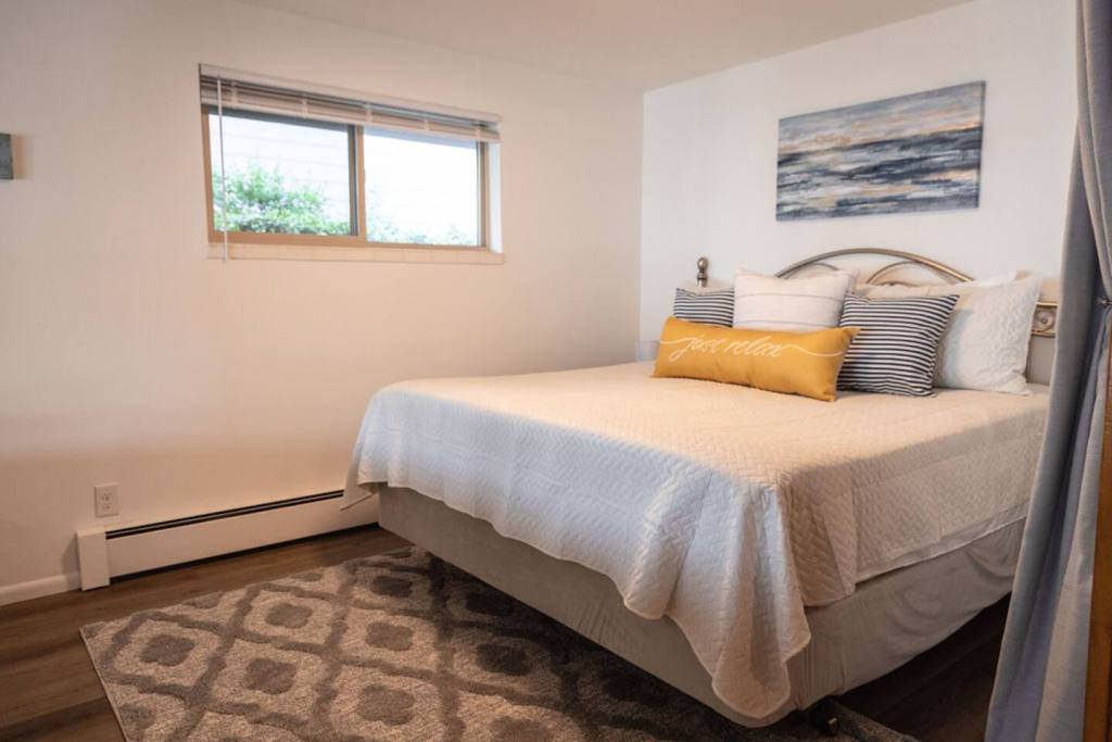 King master bedroom at the Silver Lake House in Everett, WA